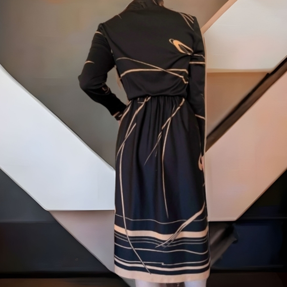 Vtg 70s Faux Wrap Dress - Picture 2 of 10